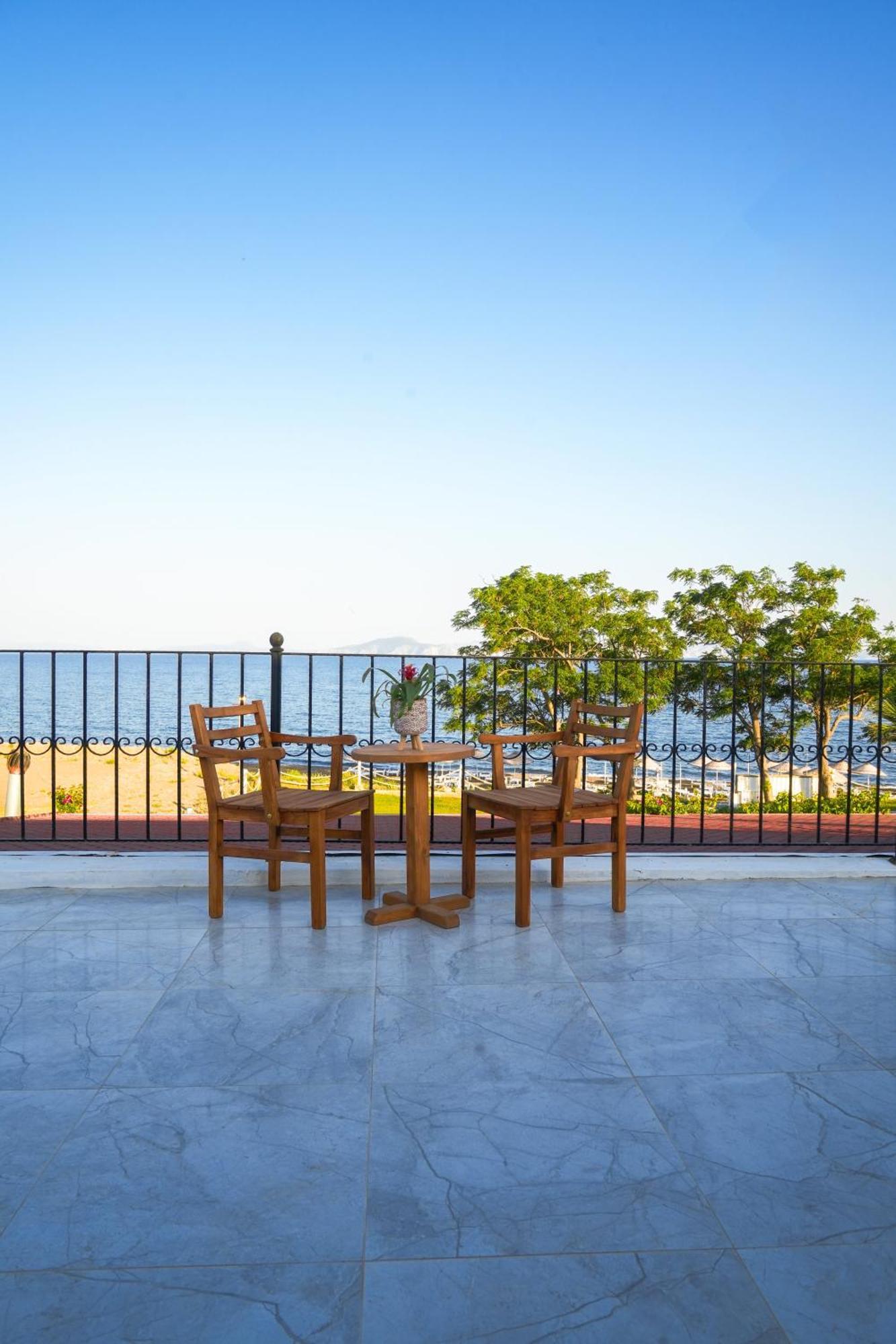 Feri Surf Club Hotel 닷차 외부 사진