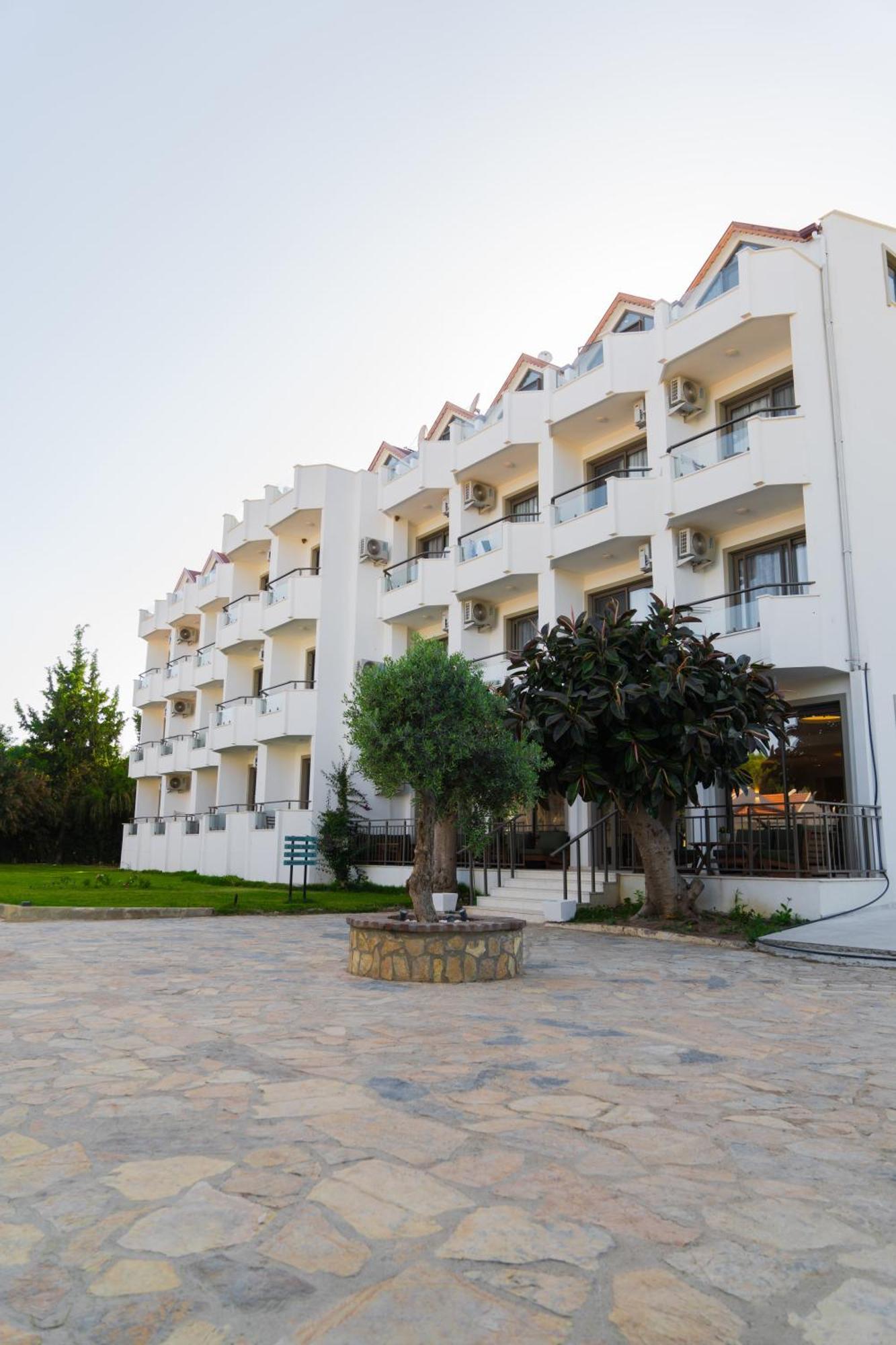 Feri Surf Club Hotel 닷차 외부 사진