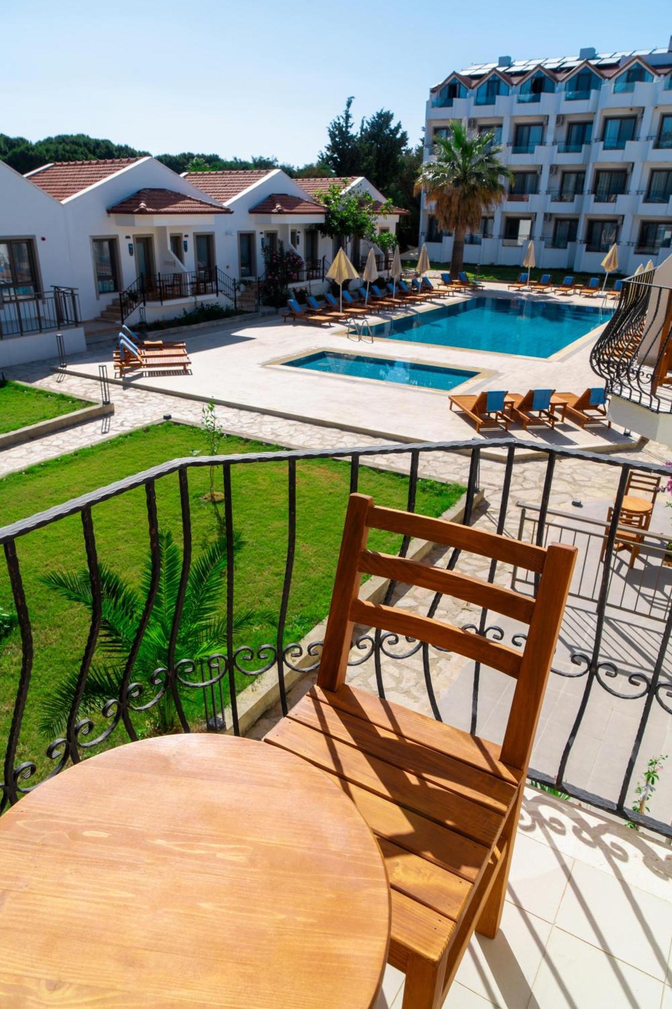 Feri Surf Club Hotel 닷차 외부 사진
