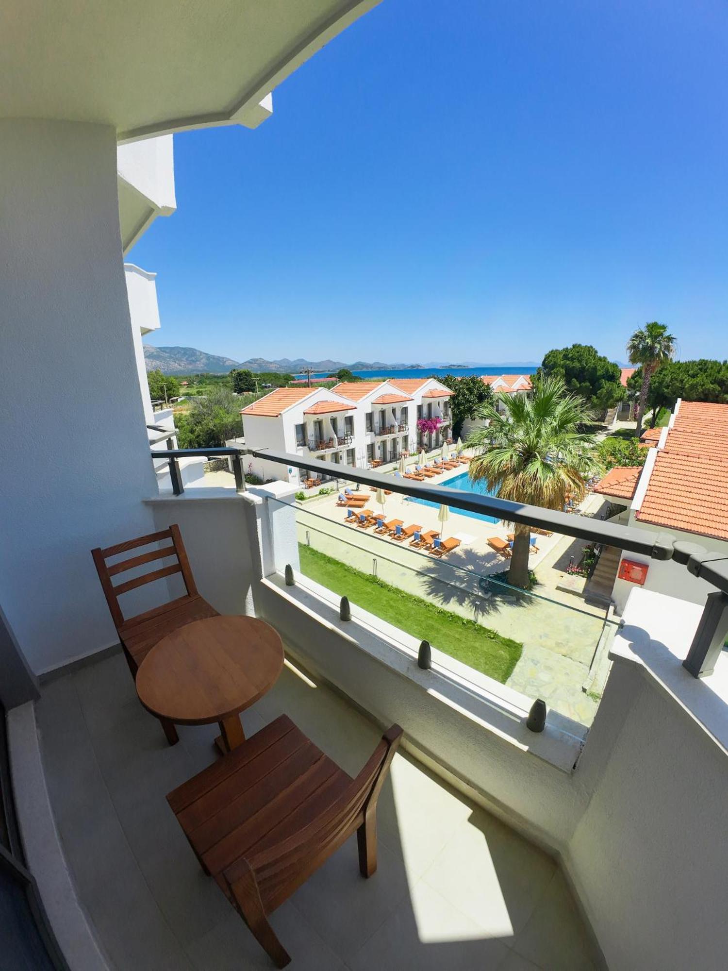 Feri Surf Club Hotel 닷차 외부 사진